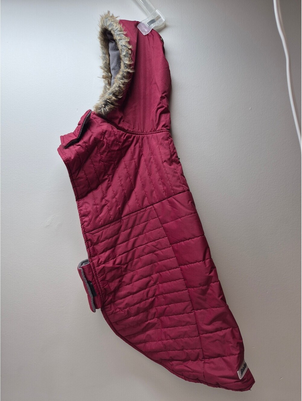 Eddie Bauer Quilted Dog Coat with Faux Fur Hood in Burgundy, Size XL B308
